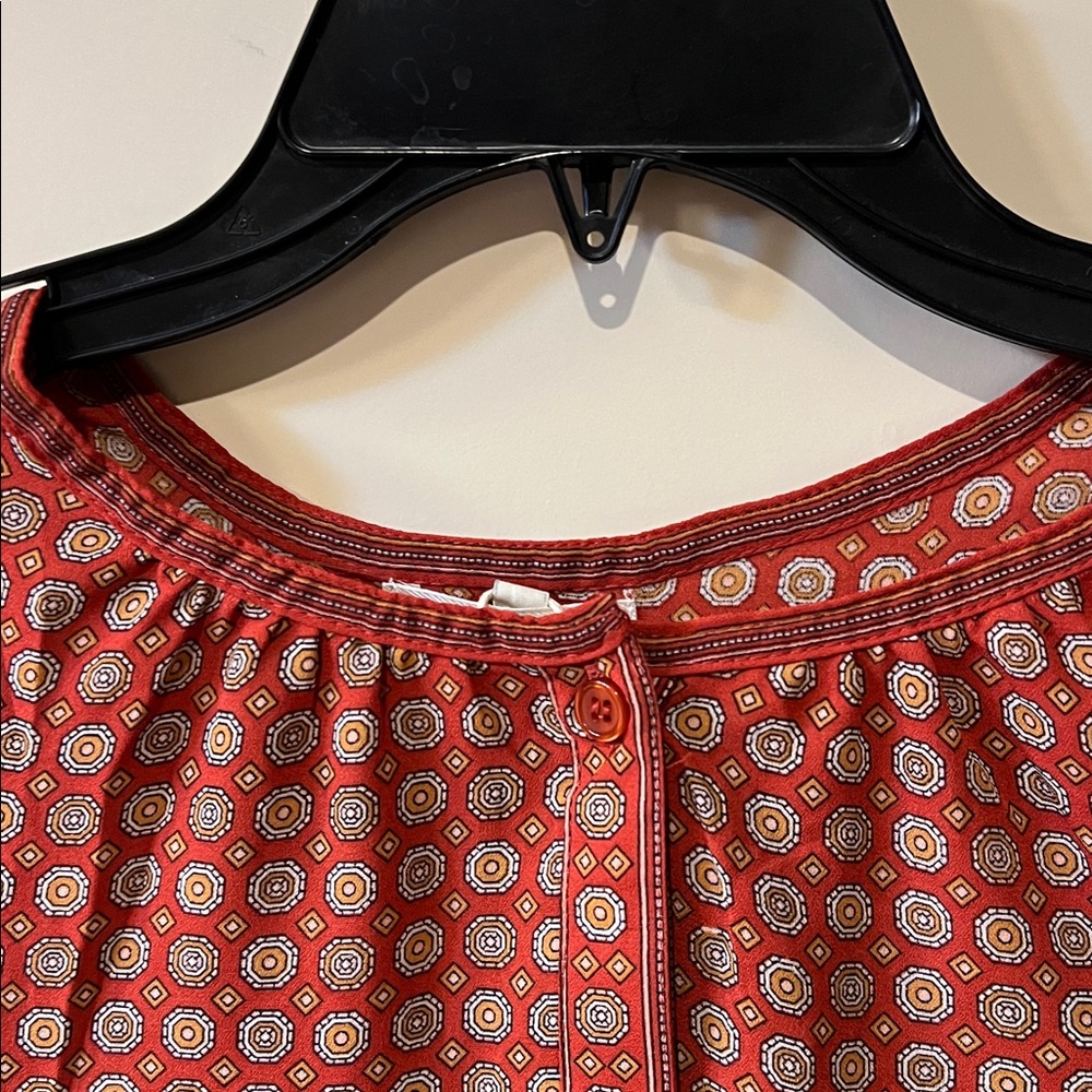 Max Studio Red Geometric Blouse med NWT Retails $118  !!! WOW - Picture 5 of 9